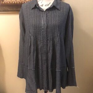 🤩We The Free Bohemian long bell sleeve ripped hems distressed trim buttoned top